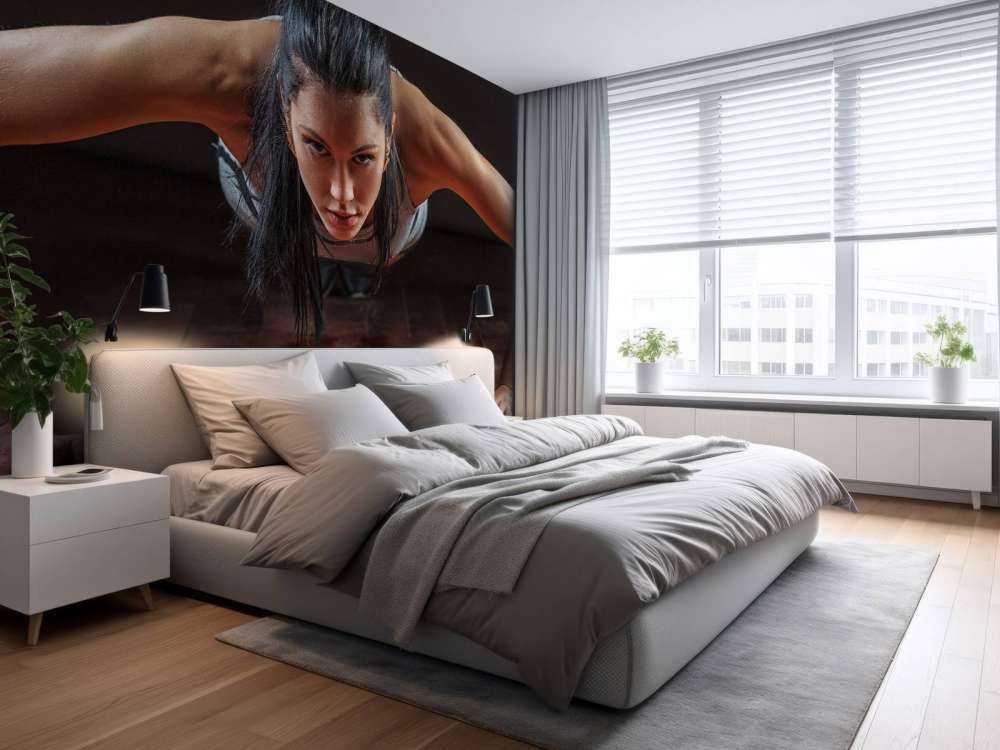 Donna che fa flessioni