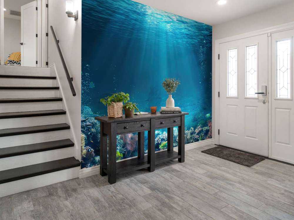 Raggi di sole attraverso l'acqua