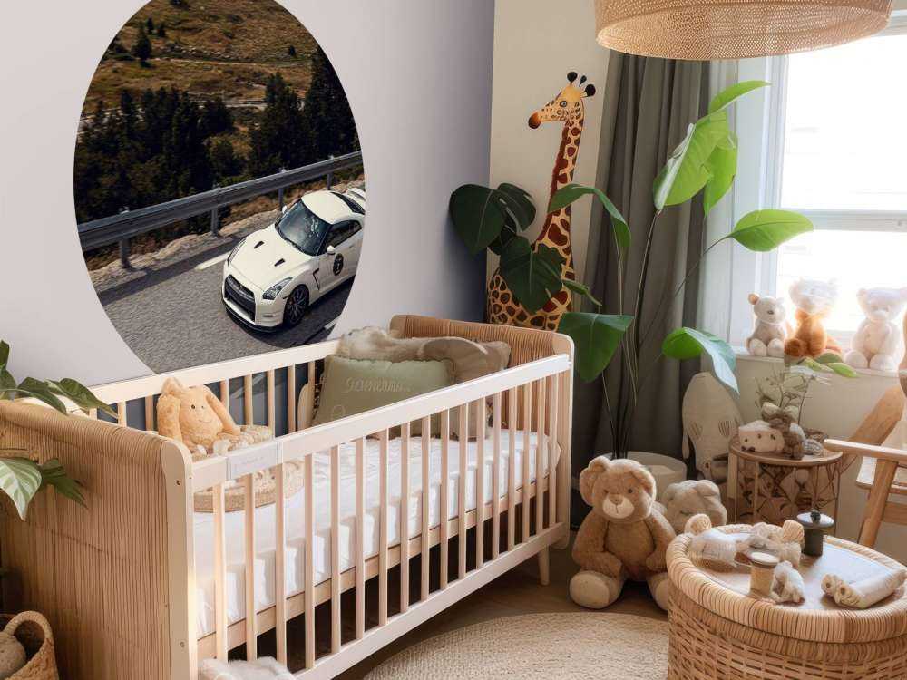 Nissan GT-R su strada di montagna