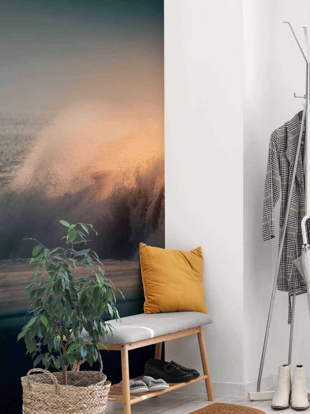 Onde che si infrangono sulla spiaggia