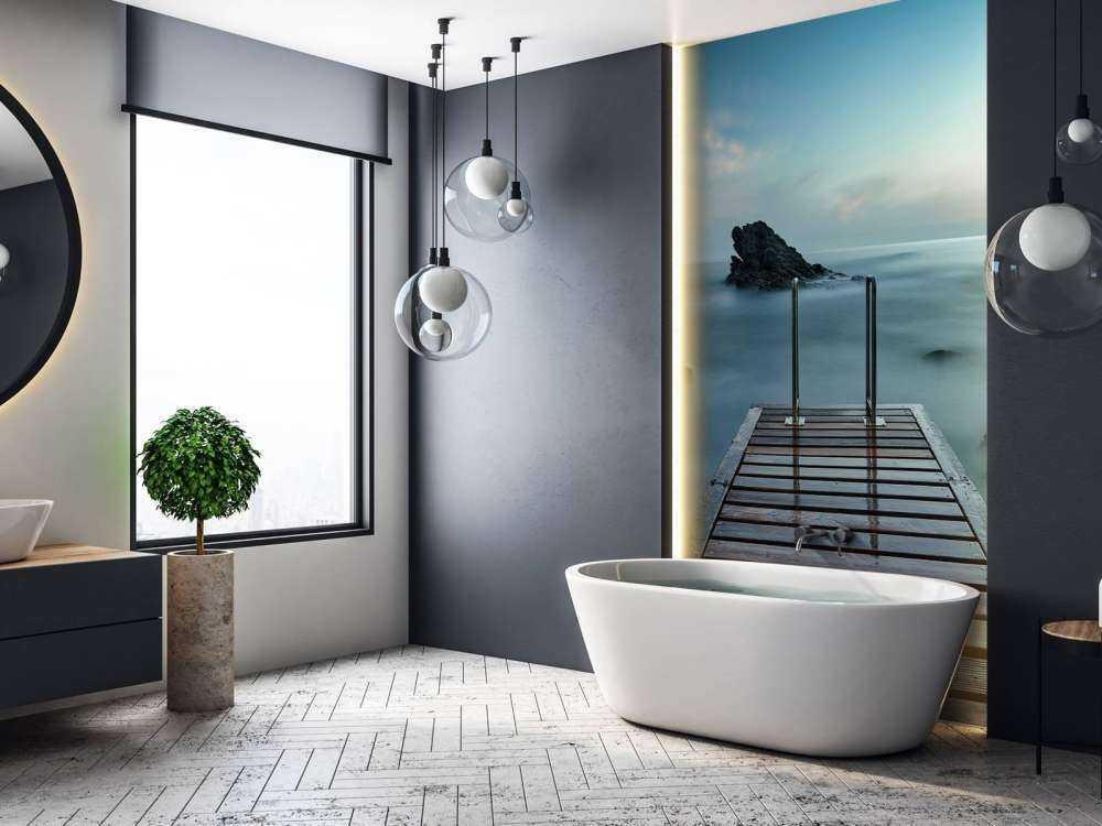 Molo di legno in riva al mare