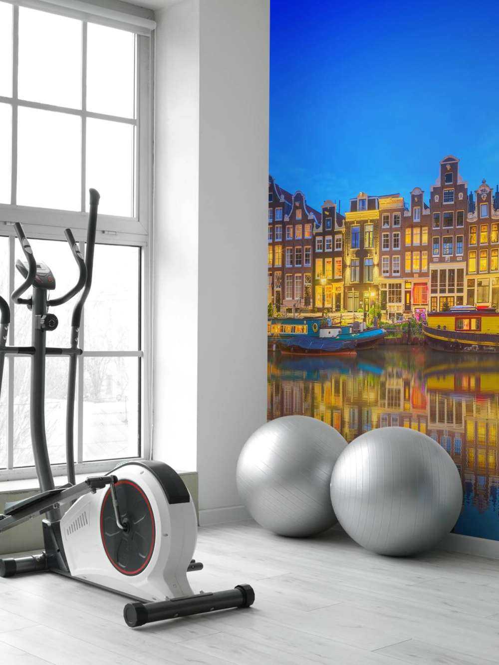 Canale di Amsterdam di notte