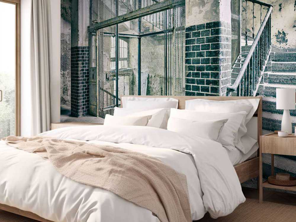 Vecchie scale e vano ascensore