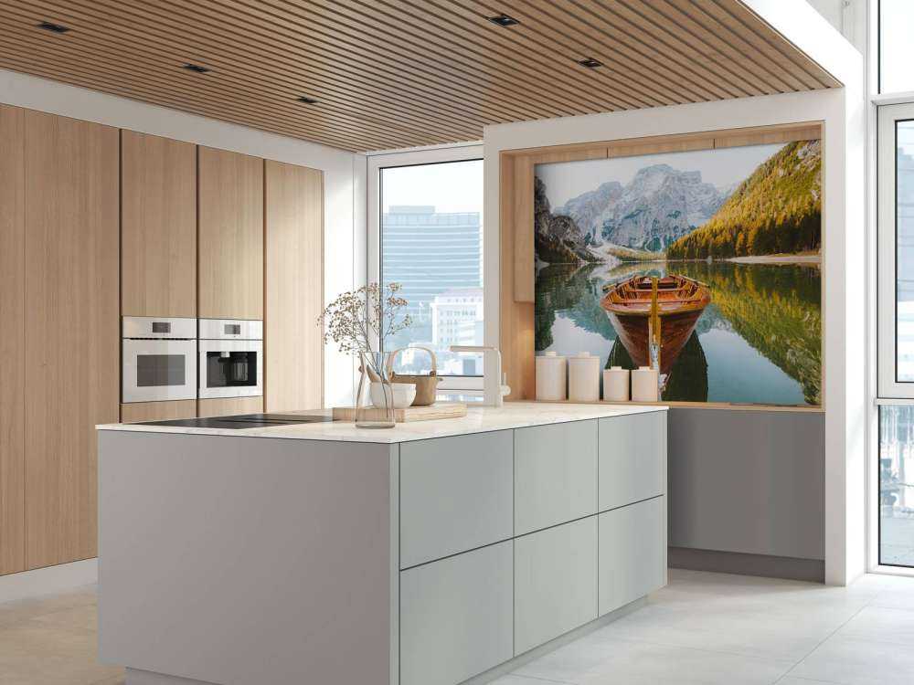 Barca a remi nel lago