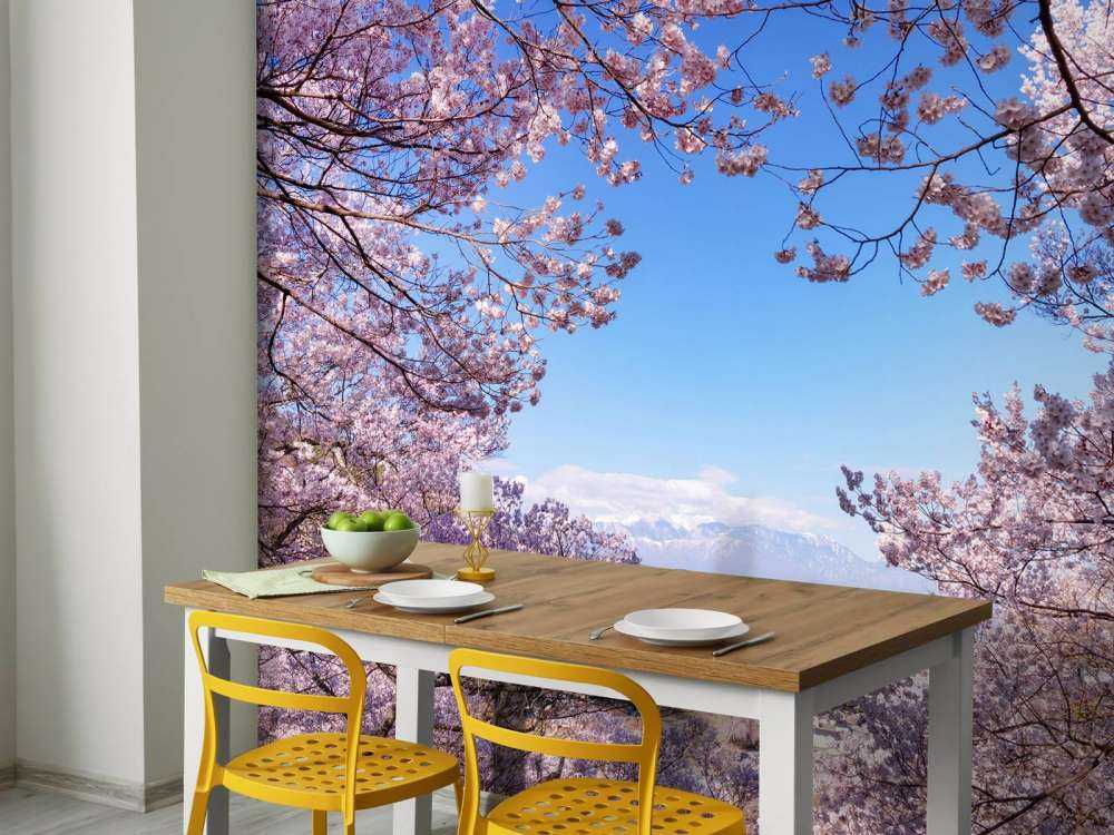 Fiori rosa con montagne