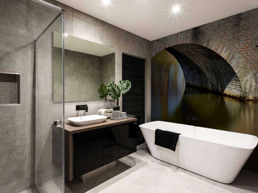 Vecchio ponte ad arco al castello