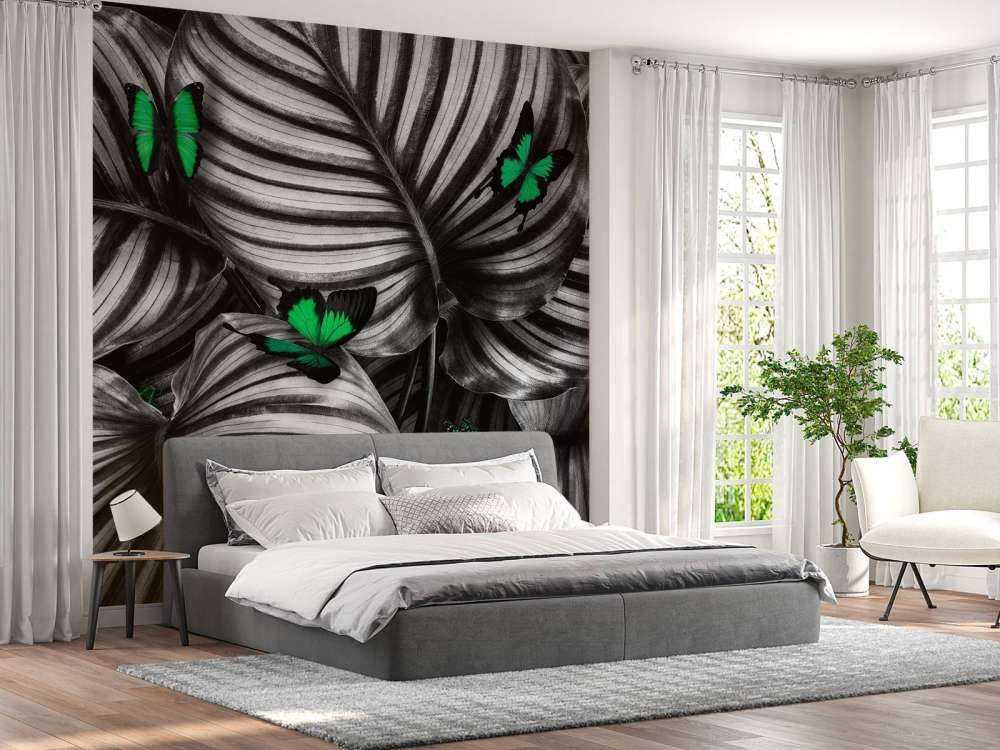 Farfalle su foglie a strisce