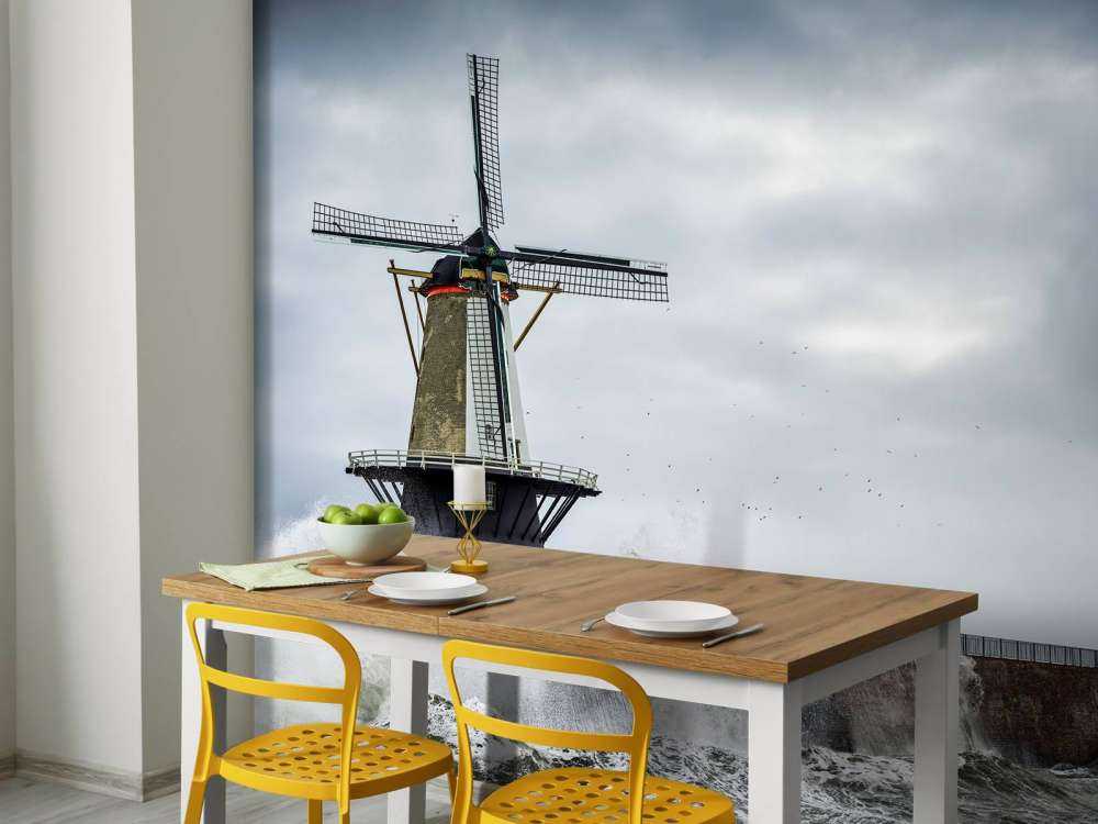 Mulino con onde di tempesta