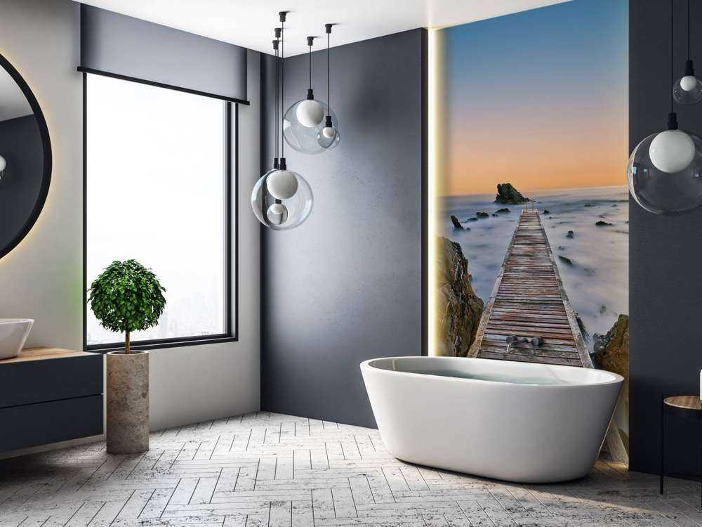 Molo su una riva rocciosa