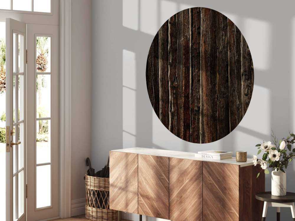 Legno grezzo con chiodi