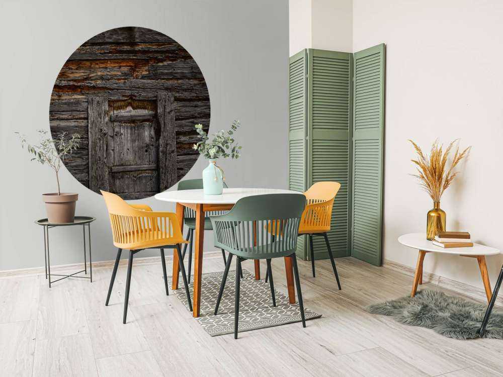 Legno scuro con porta