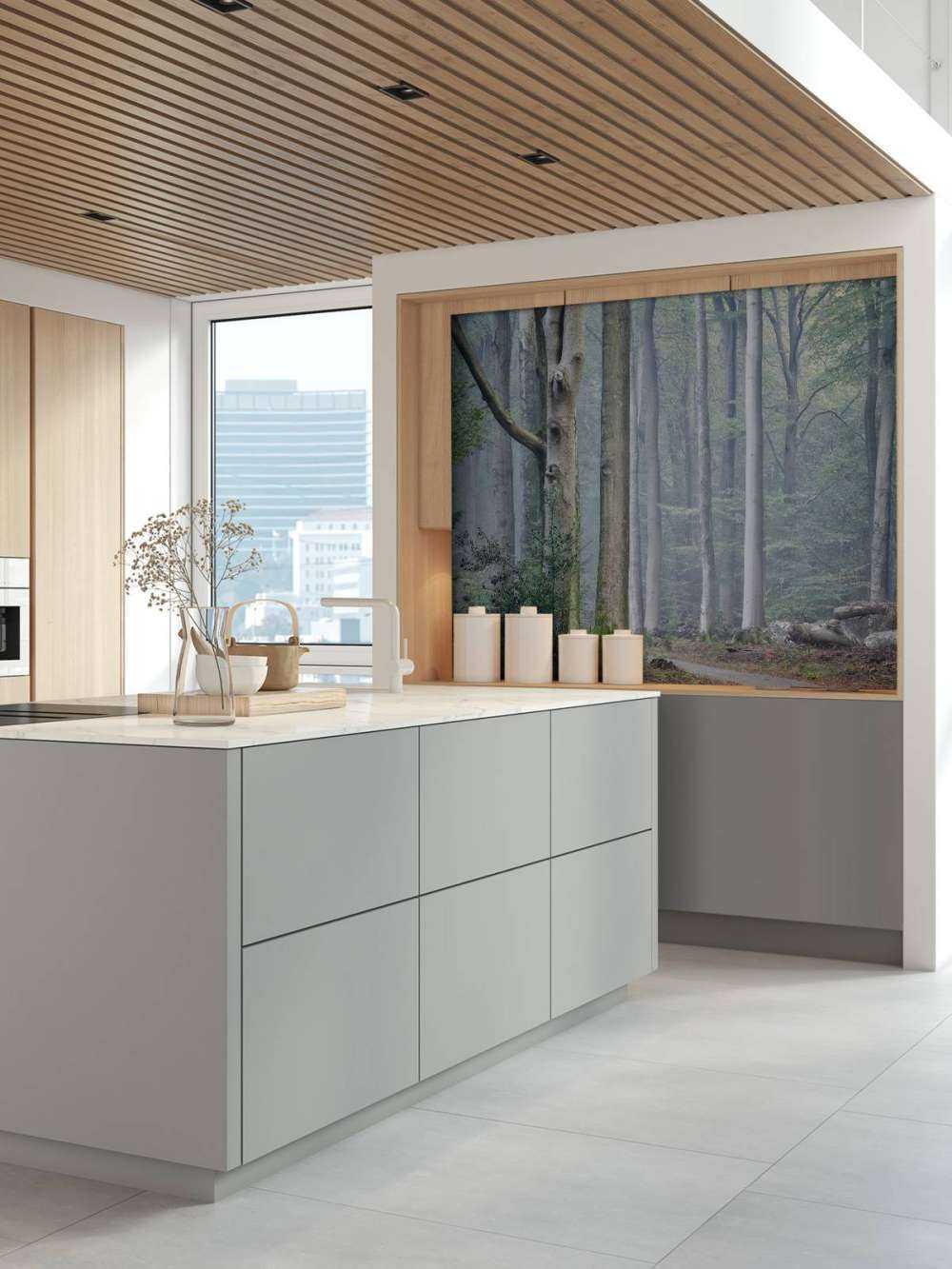 Sentiero attraverso la foresta