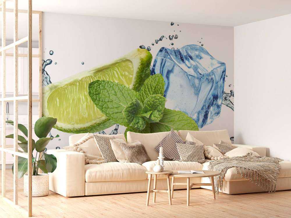 Spruzzi d'acqua con menta e calce