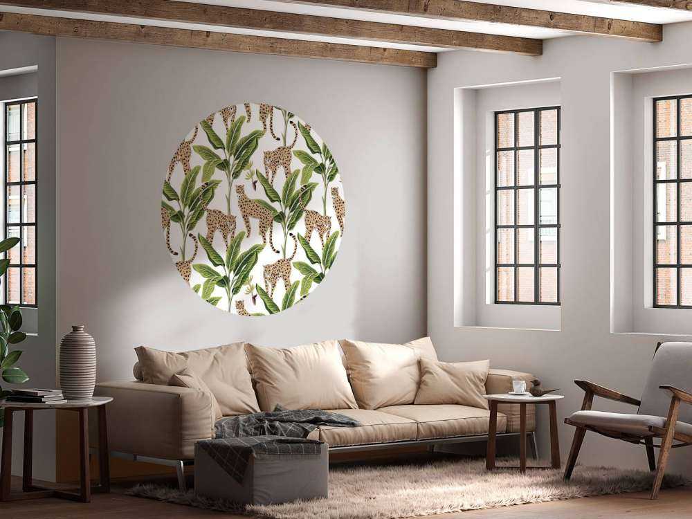 Ghepardo tra gli alberi