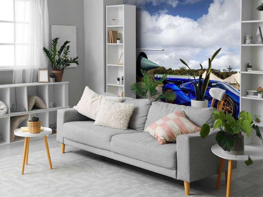 Supercar futuristica in aeroporto