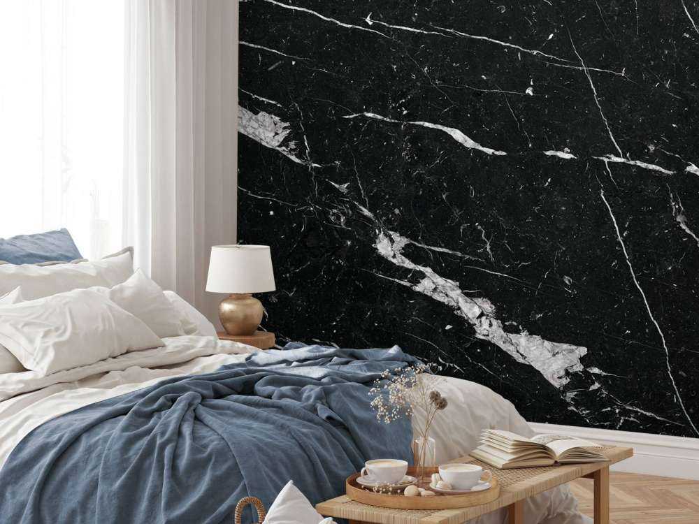 Marmo nero con strisce bianche