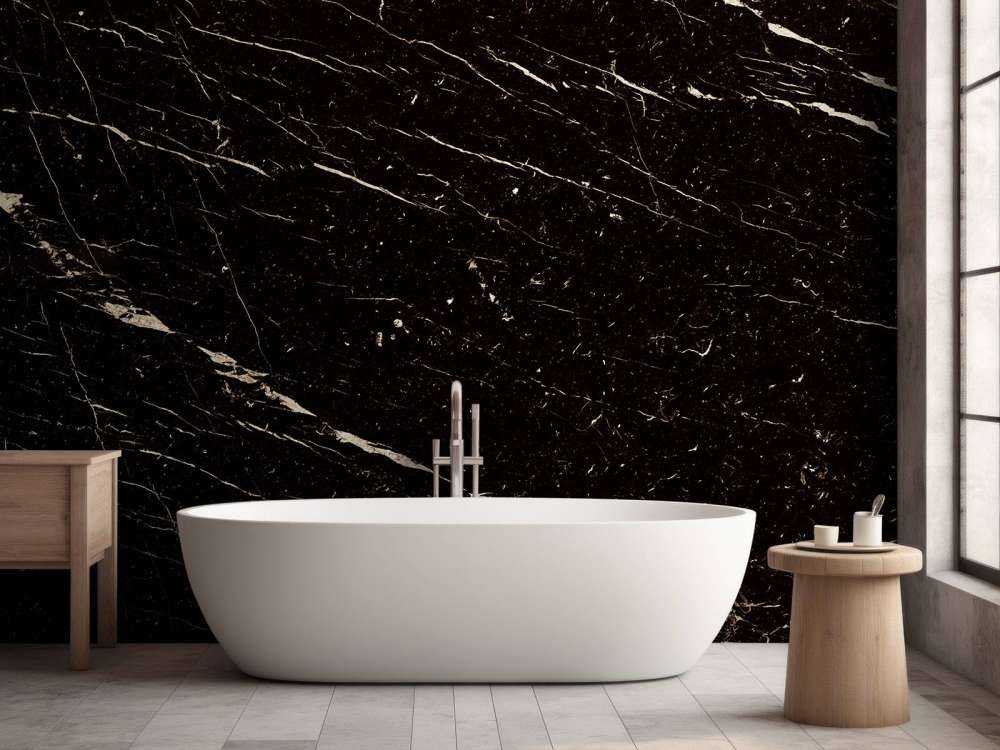 Marmo scuro con struttura chiara