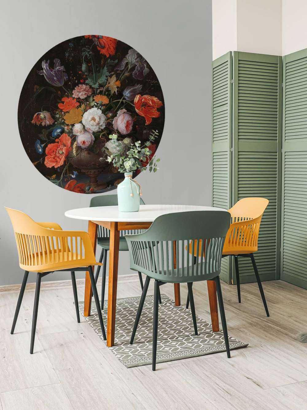 Natura morta con fiori e orologio