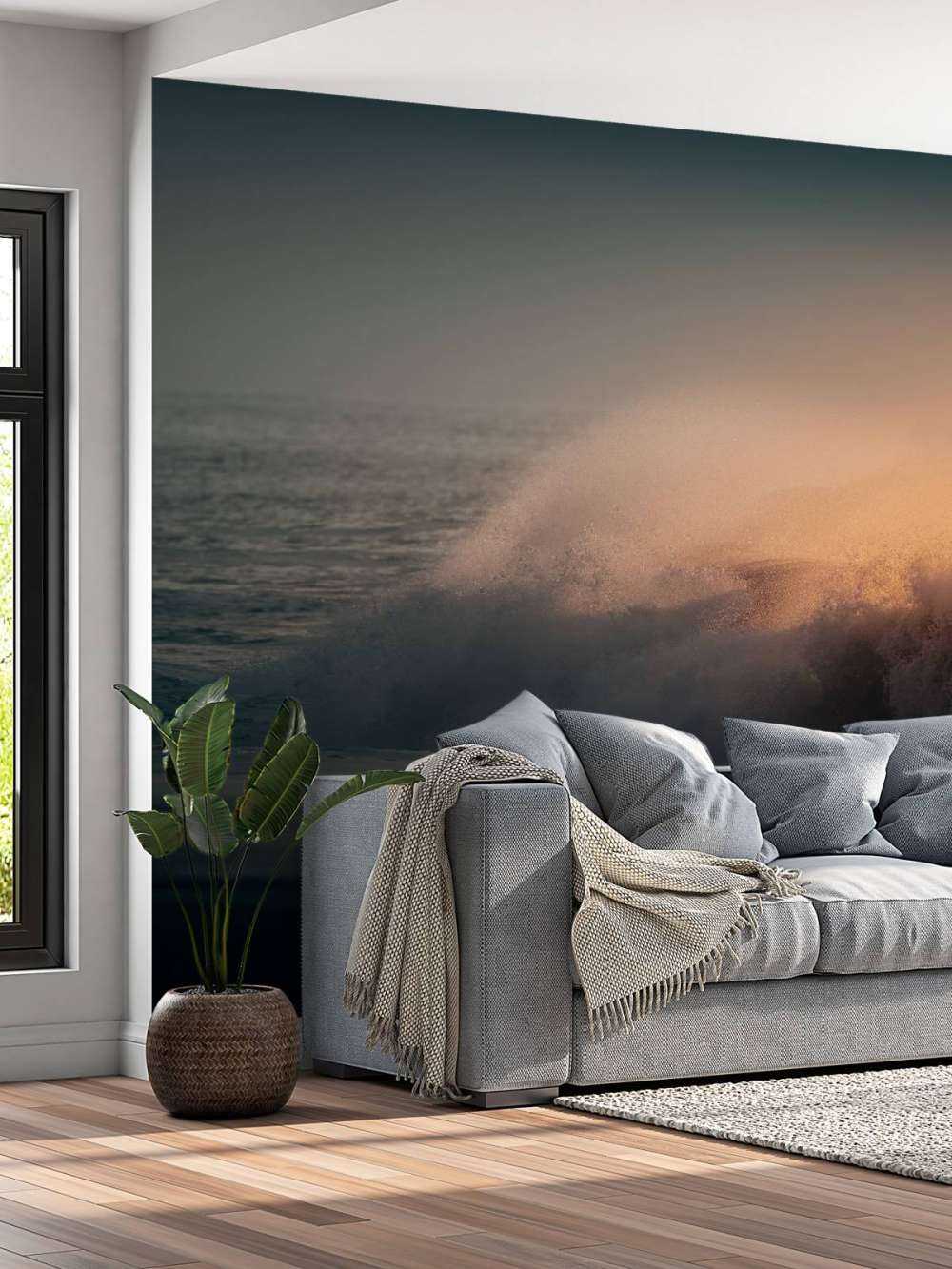 Onde che si infrangono sulla spiaggia