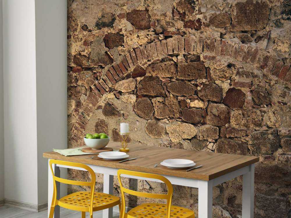 Vecchio muro con arco