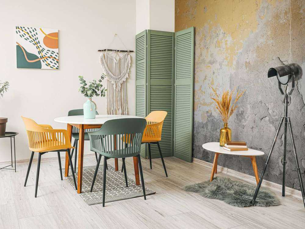 Muro giallo invecchiato