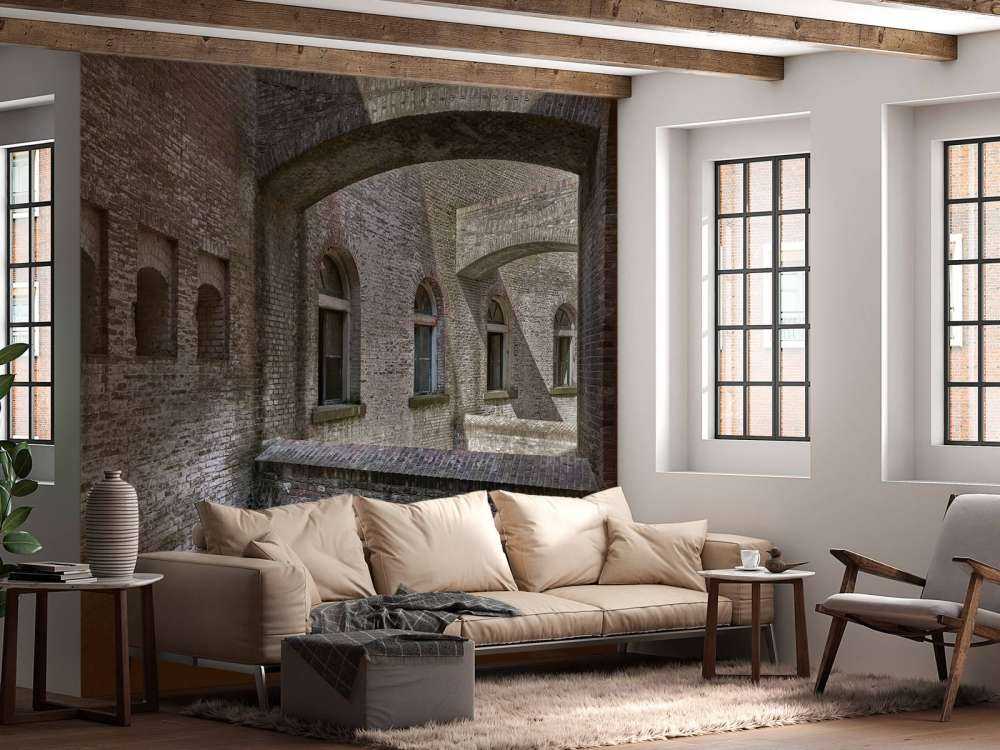 Vecchio edificio con archi