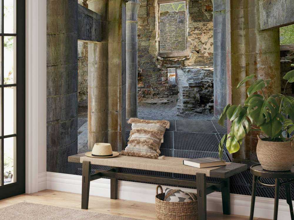 Edificio abbandonato con archi