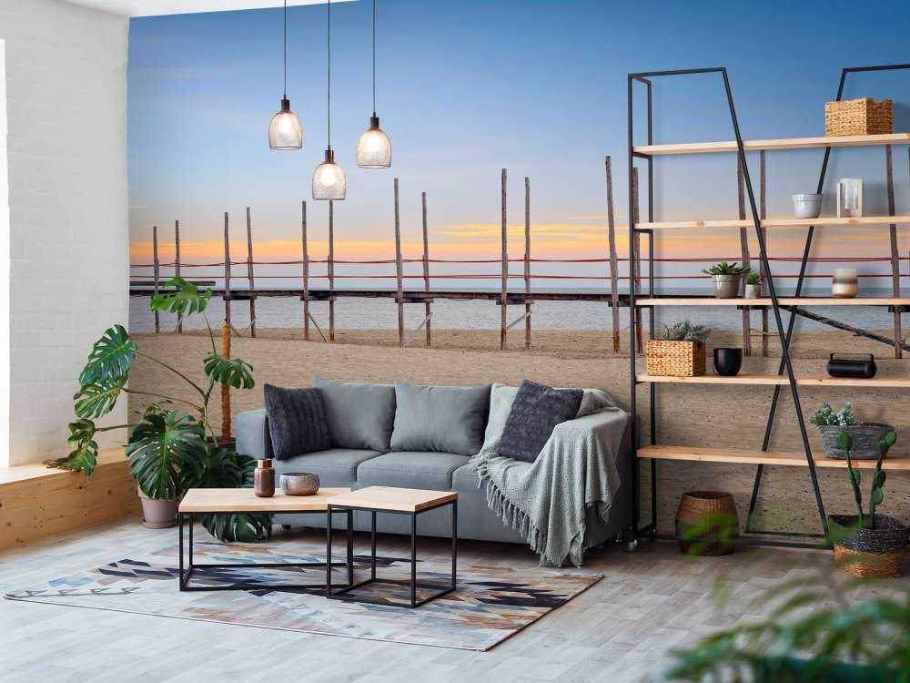 Lungo pontile con pali in legno