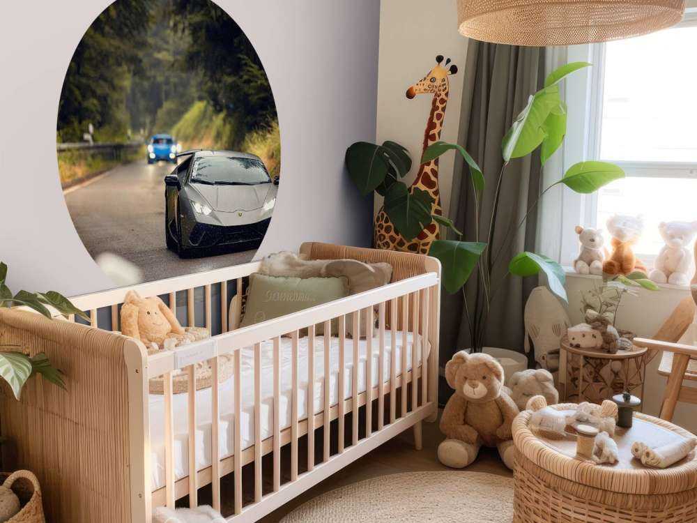 Lamborghini grigio mat nella natura