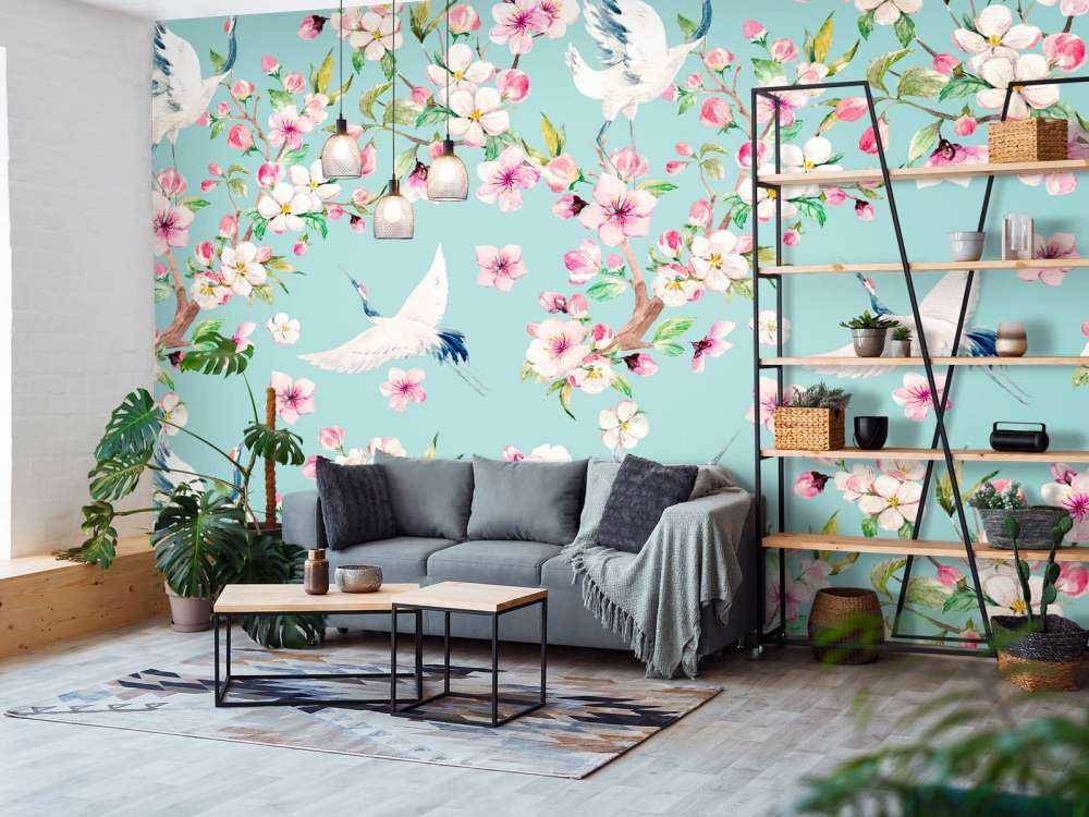 Gru tra i fiori rosa