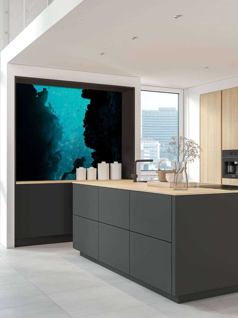 Subacqueo in una grotta