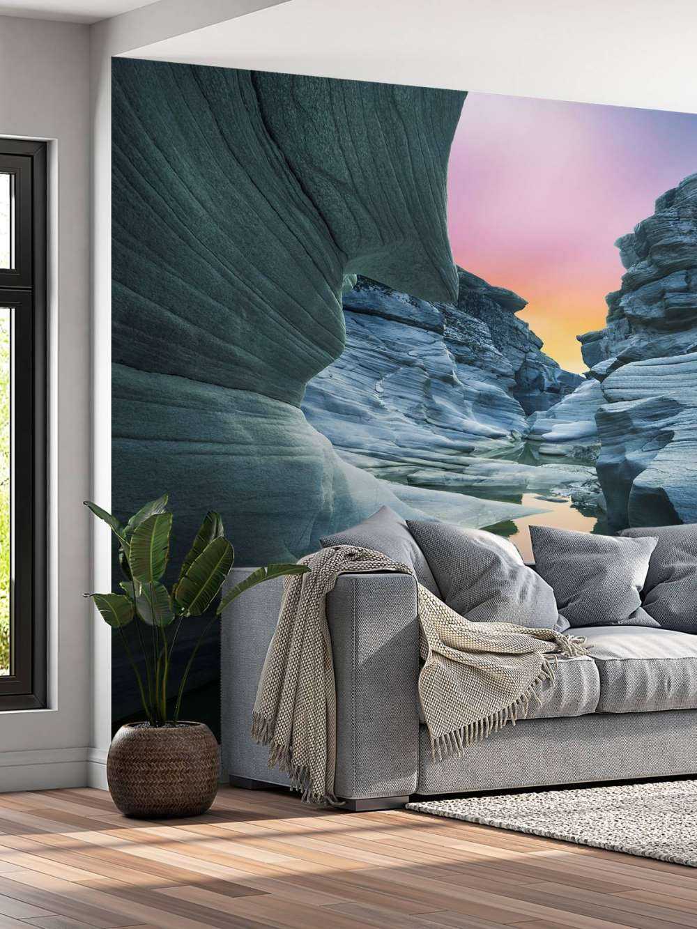 Grotta con cielo colorato