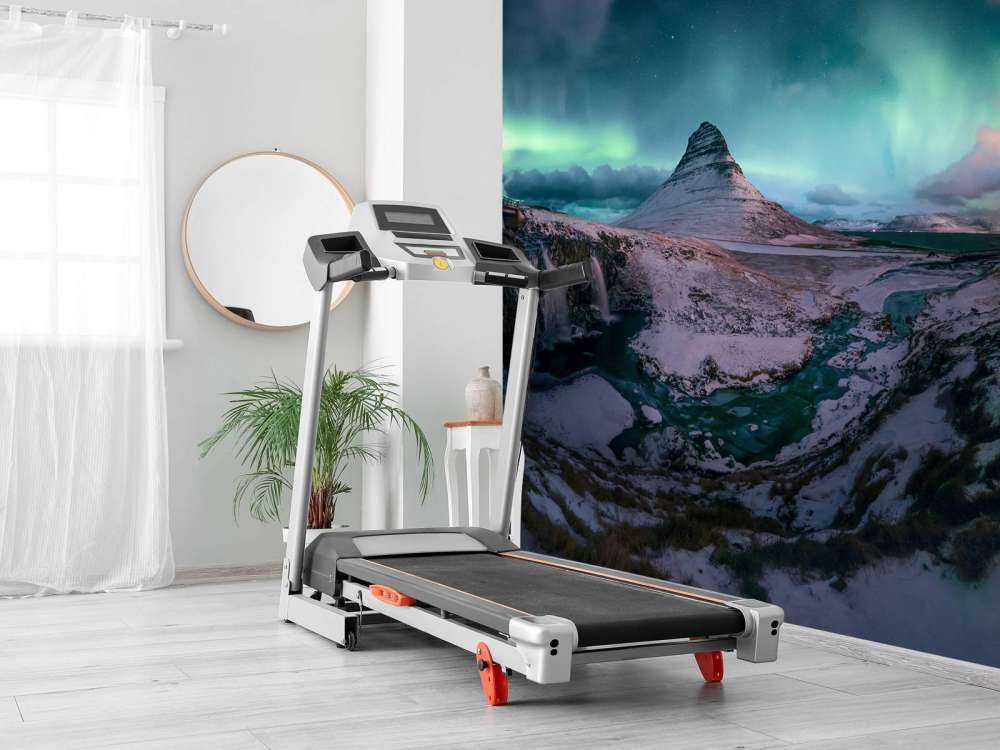 Kirkjufell con l'aurora boreale