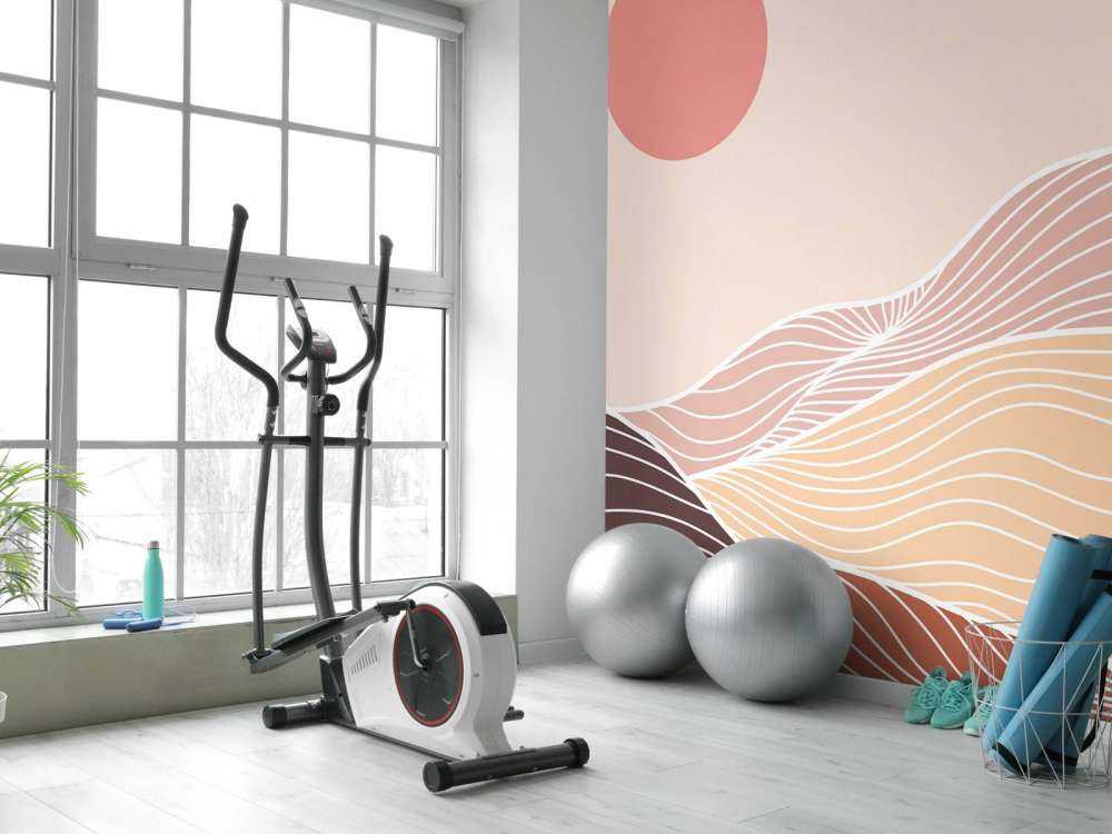 Montagne lineari con il sole