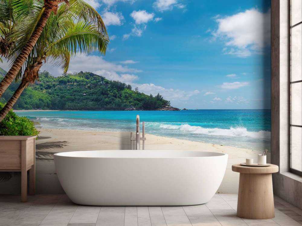 Bella spiaggia con palme