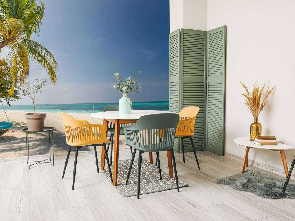 Spiaggia tropicale con altalena