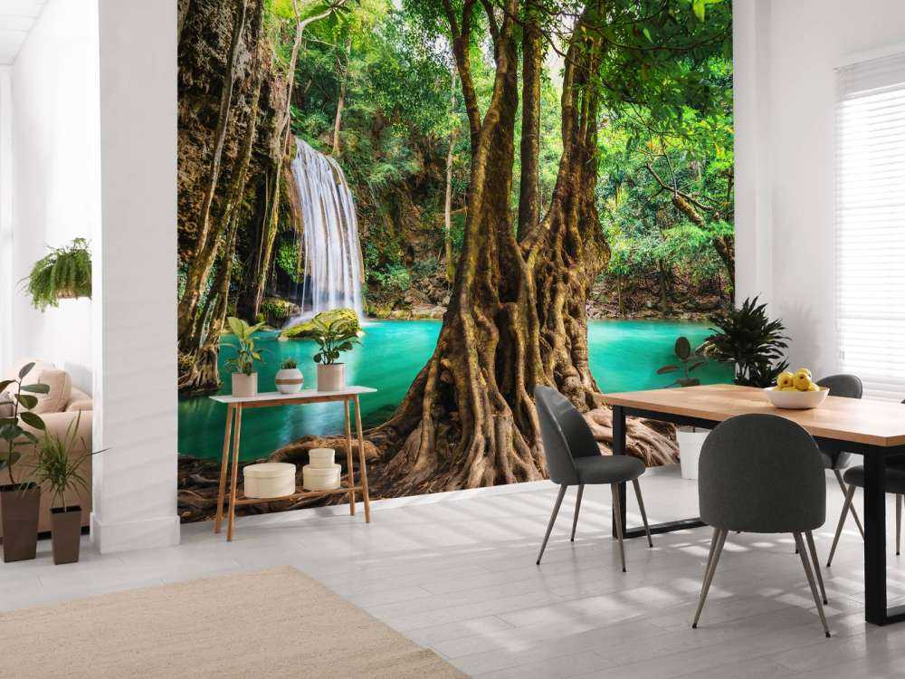 Cascata nella giungla tropicale