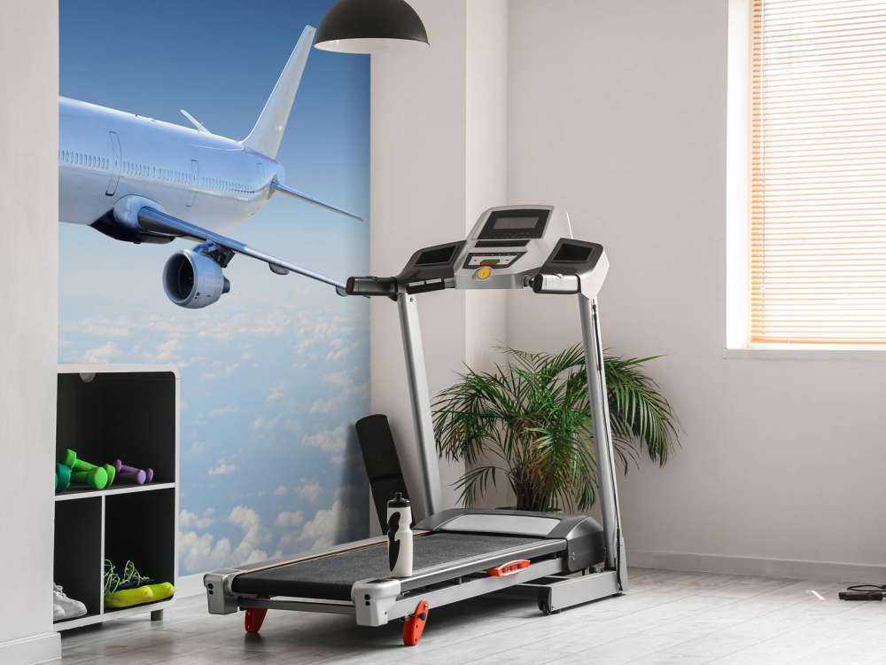 Aereo sopra le nuvole