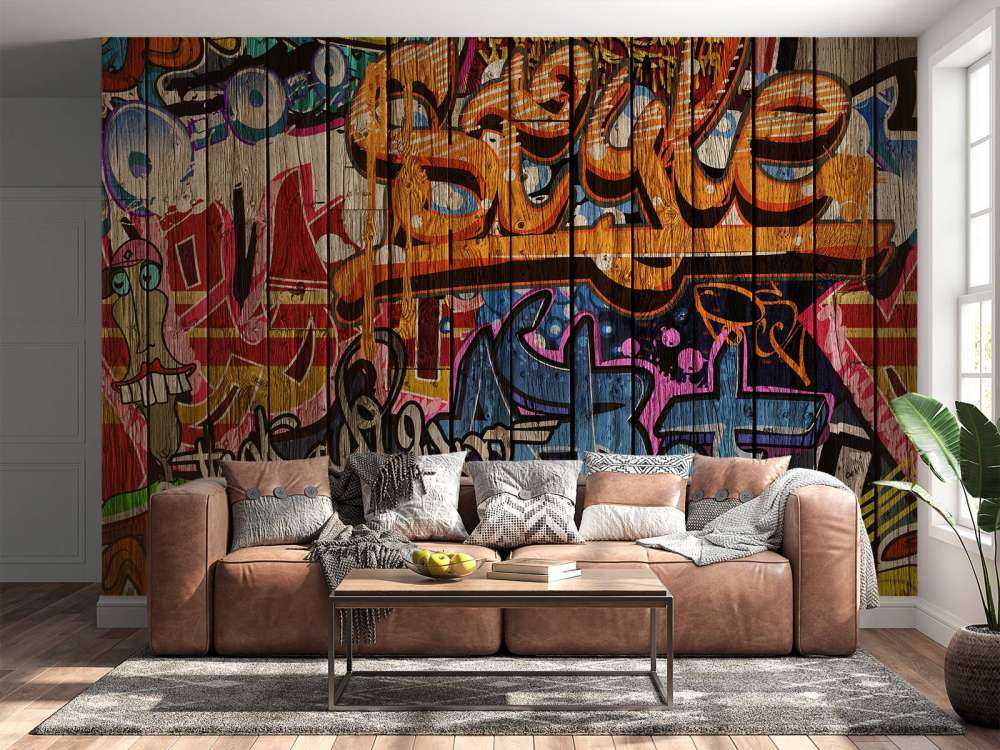 Graffiti con lettere su legno