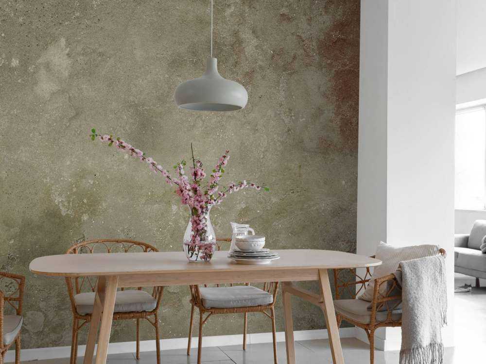 Vecchio muro con stucco rovinato dalle intemperie