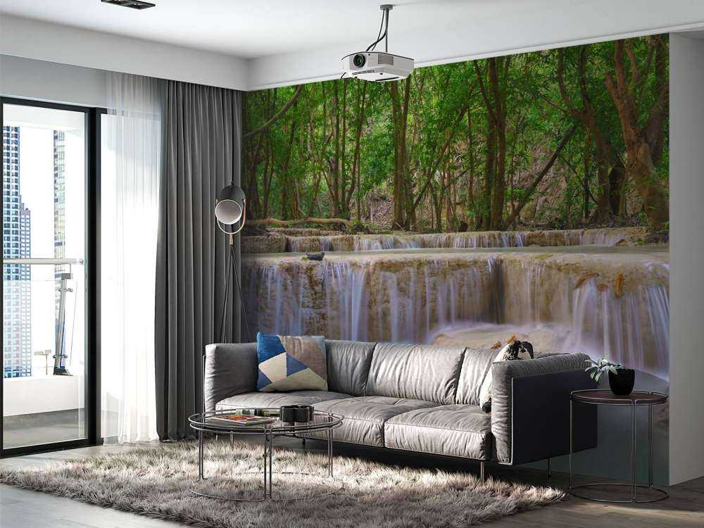 Cascata nella foresta pluviale profonda