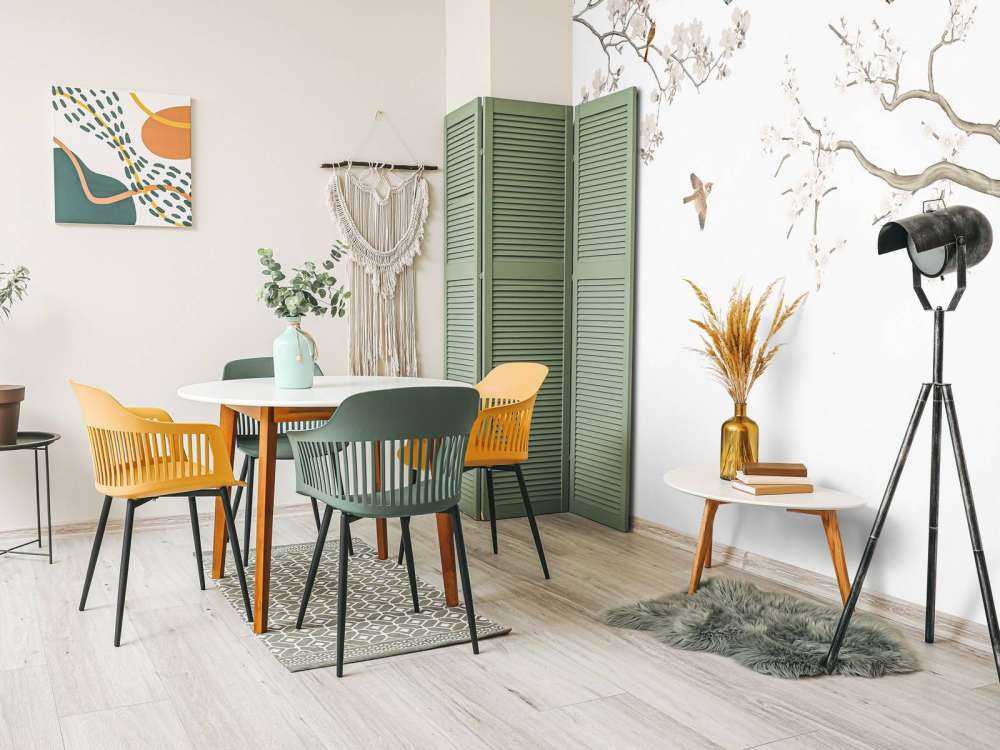 Rami di fiori e uccelli