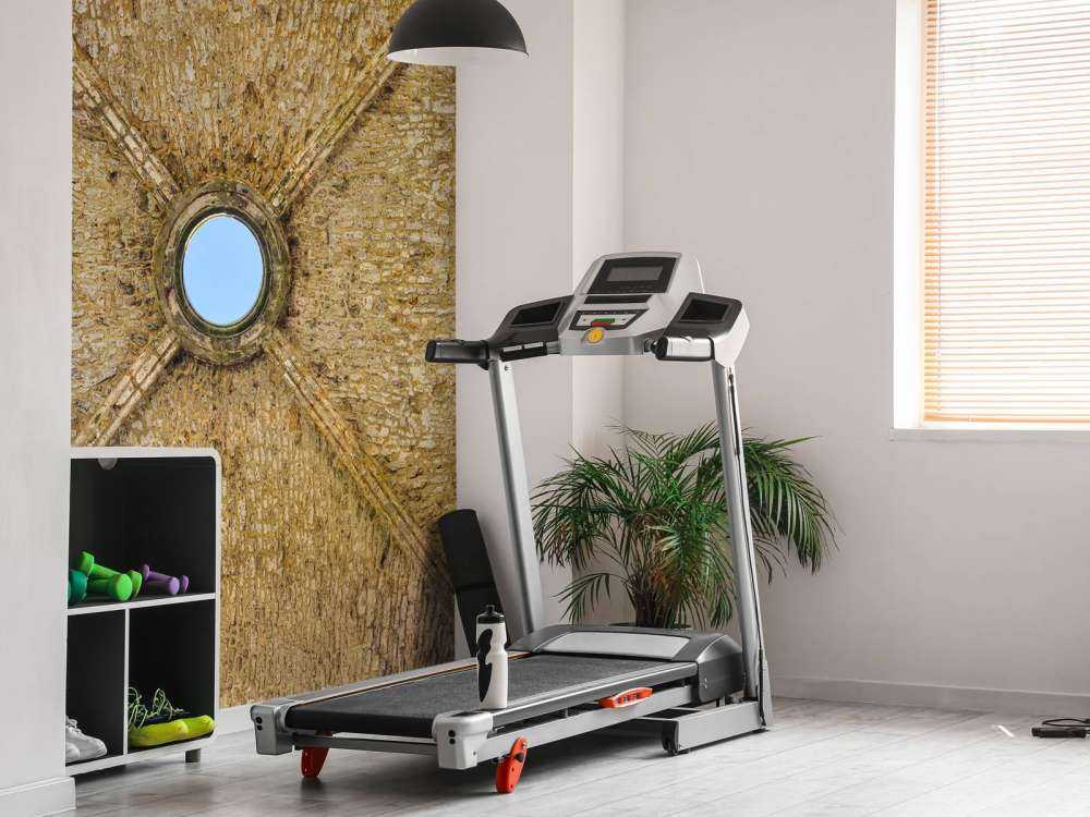 Antico edificio con pilastri