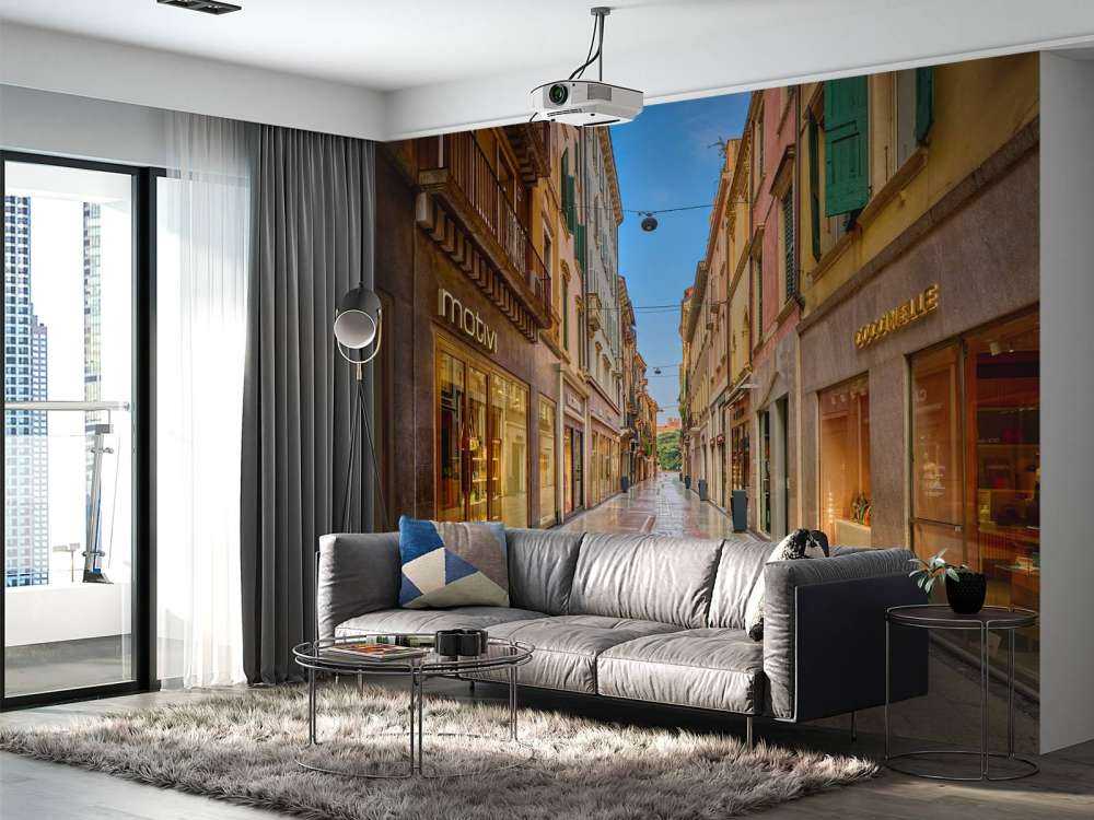 La via dello shopping al mattino presto