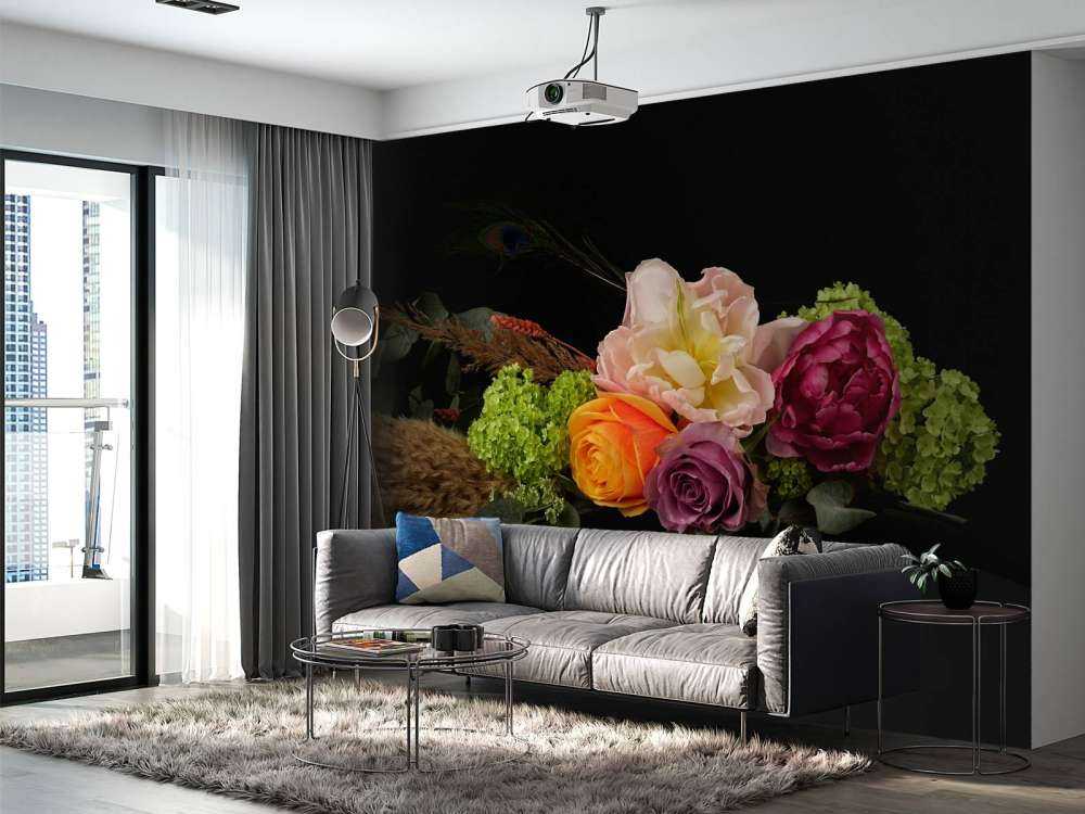 Ghirlanda di fiori con piuma