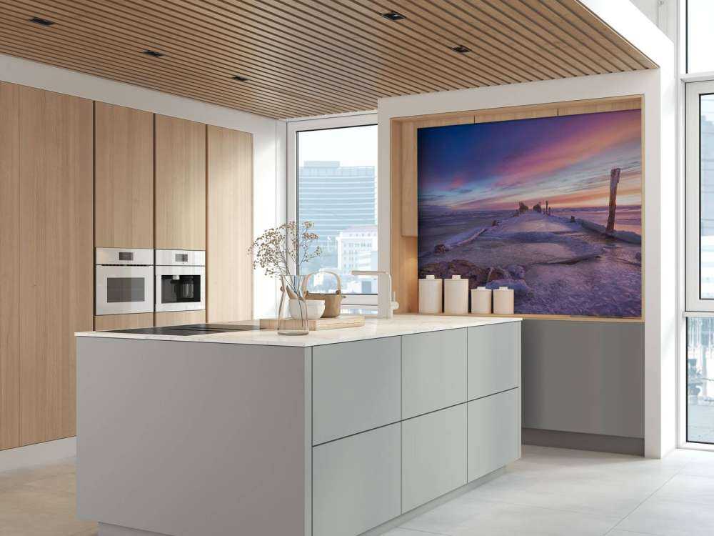 Teste di pali sul Mar Baltico ghiacciato