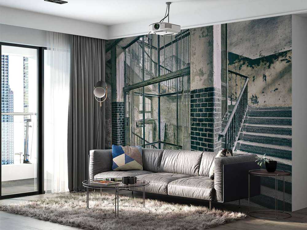 Vecchie scale e vano ascensore