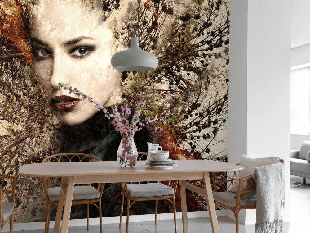 Donna e rami aggraziati