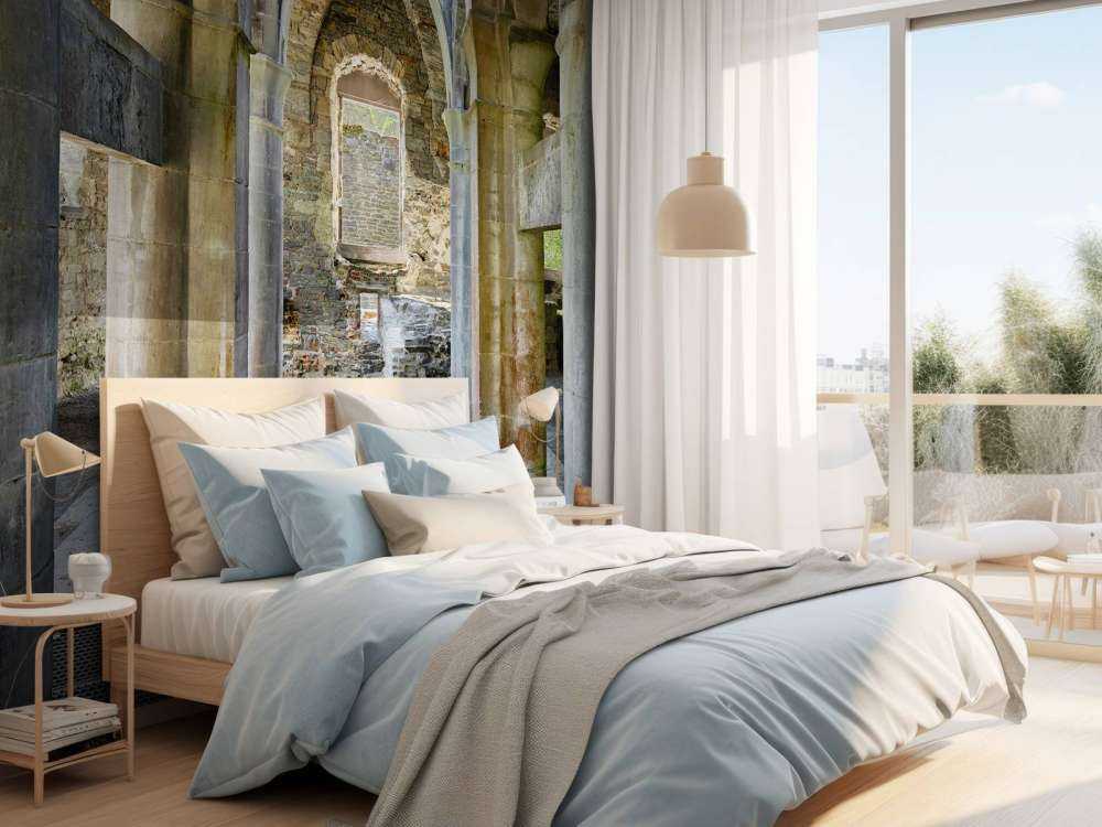 Edificio abbandonato con archi