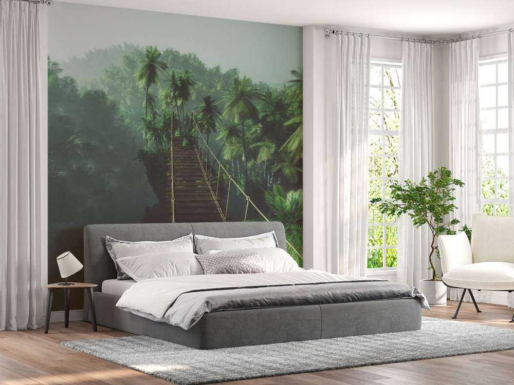 Ponte di corda nella nebbia